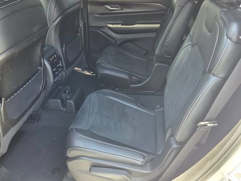 Used 2024 Jeep Grand Cherokee L Altitude RWD image 5