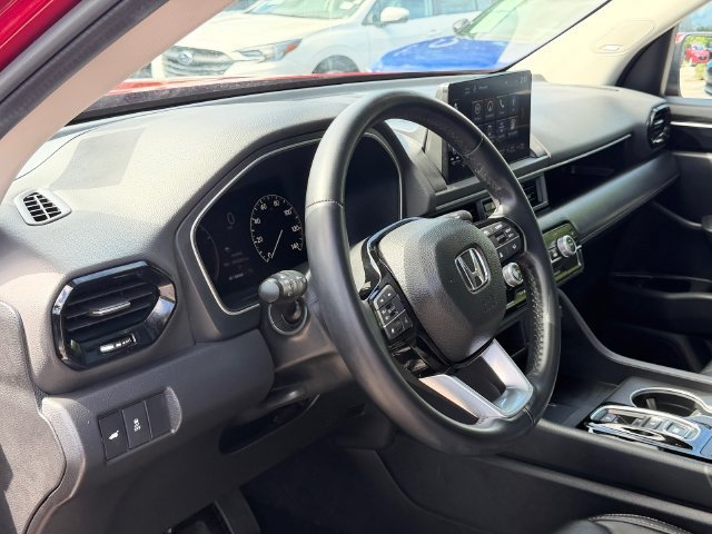 Used 2024 Honda Pilot Touring image 13