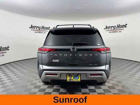 Used 2023 Nissan Pathfinder SL w/ SL Premium Package image 8