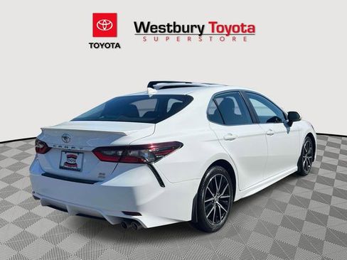 Used 2023 Toyota Camry SE image 7