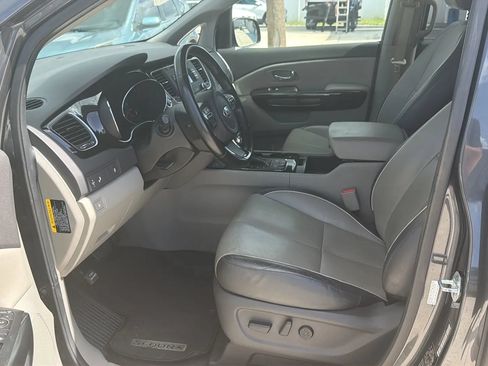 Used 2016 Kia Sedona EX FWD image 23