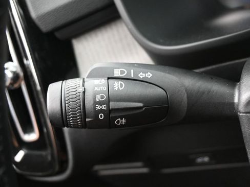 Used 2026 Volvo XC40 B5 Plus AWD/4WD image 18