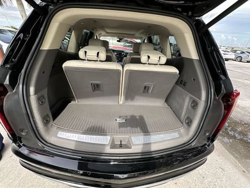 Certified 2023 Cadillac XT6 Premium Luxury FWD image 34