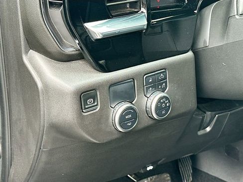 Used 2025 GMC Sierra 1500 SLT image 10