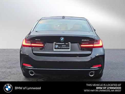 New 2026 BMW 330i xDrive Sedan w/ Premium Package AWD/4WD image 4
