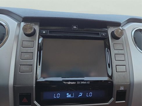 Used 2018 Toyota Tundra SR5 image 12