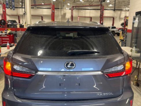 Used 2018 Lexus RX 350L w/ Premium Package image 9