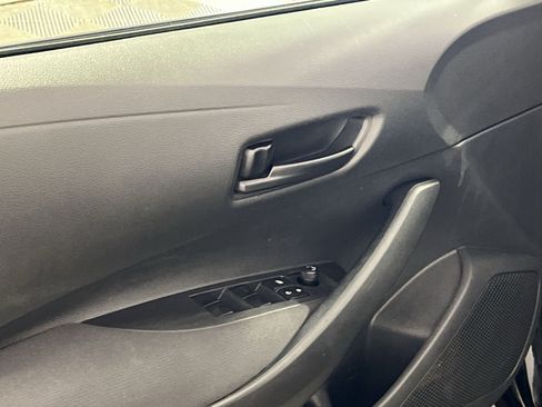 Used 2025 Toyota Corolla LE FWD image 16
