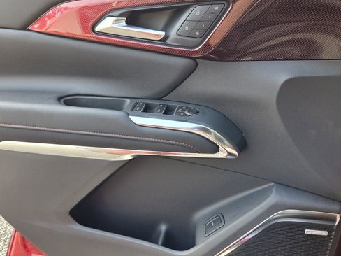 New 2026 Chevrolet Traverse RS w/ LPO, Floor Liner Package FWD image 34