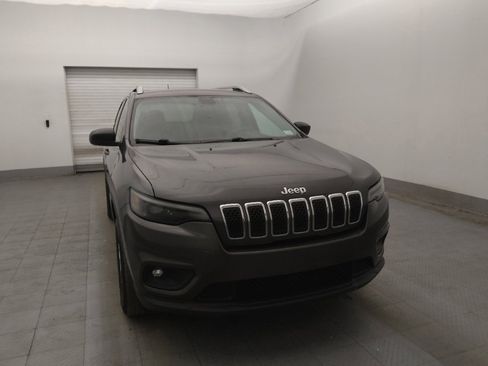 Used 2019 Jeep Cherokee Latitude Plus AWD/4WD image 14