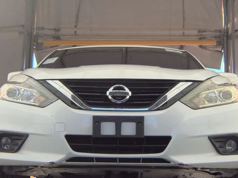 Used 2017 Nissan Altima 2.5 SR image 3