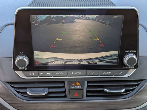Used 2025 Nissan Altima 2.5 SV FWD image 22