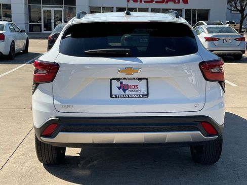 Used 2025 Chevrolet Trax LT image 6