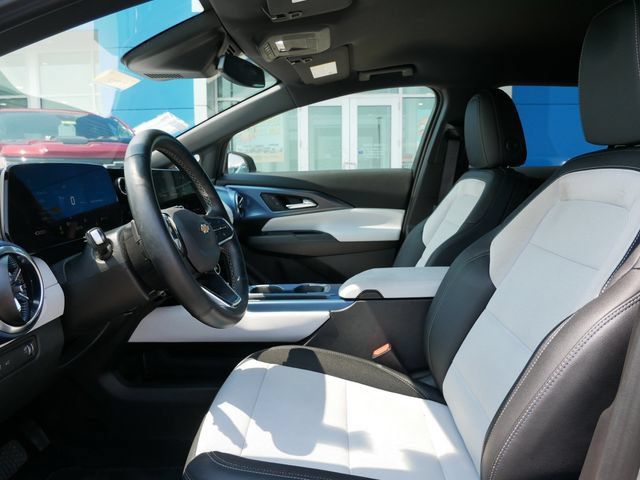 Used 2024 Chevrolet Equinox EV LT AWD/4WD image 4
