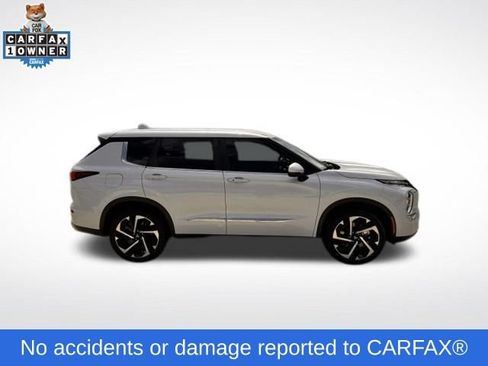 Used 2023 Mitsubishi Outlander SE AWD/4WD image 2