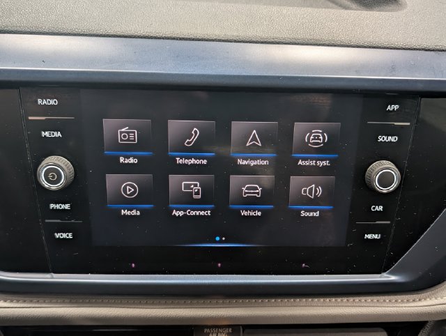 Used 2024 Volkswagen Taos SE FWD image 18