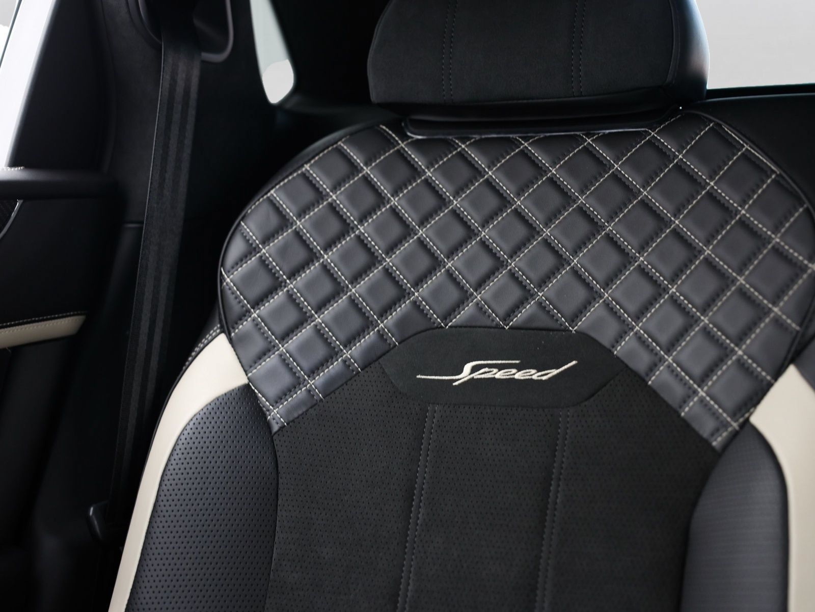 Used 2021 Bentley Bentayga Speed AWD/4WD image 38