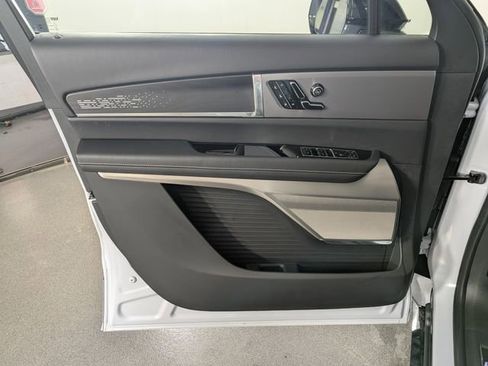 Used 2026 Cadillac Vistiq Platinum w/ LPO, Floor Liner Package AWD/4WD image 14