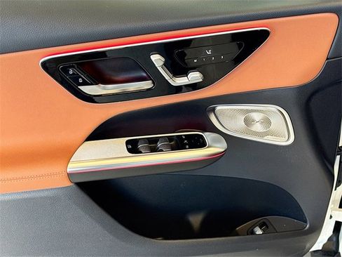 Certified 2025 Mercedes-Benz GLC 350e 4MATIC image 18