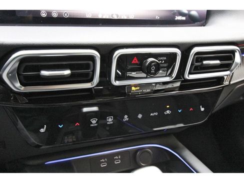 New 2026 Nissan Sentra SR w/ SR Premium Package image 18