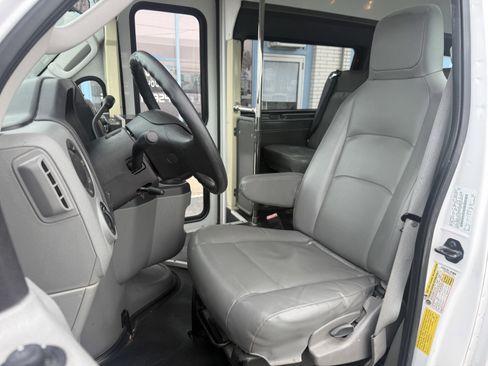 Used 2011 Ford E-350 and Econoline 350 Extended Super Duty w/ PWR Group image 10