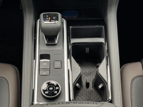 New 2026 Nissan Pathfinder Platinum AWD/4WD image 16