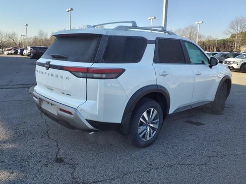 Certified 2025 Nissan Pathfinder SL AWD/4WD image 3