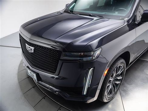 Used 2022 Cadillac Escalade Sport Platinum w/ Heavy-Duty Trailer Package AWD/4WD image 9