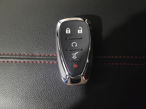 Used 2024 Chevrolet Equinox RS w/ LPO, Floor Liner Package FWD image 32