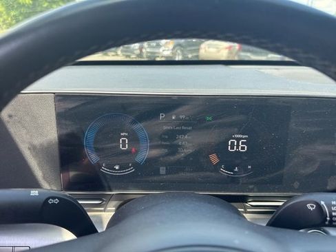 Used 2024 Hyundai Kona SEL AWD/4WD image 13