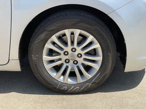 Used 2015 Toyota Sienna XLE Premium FWD image 61