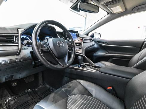 Used 2024 Toyota Camry SE w/ Convenience Package FWD image 4