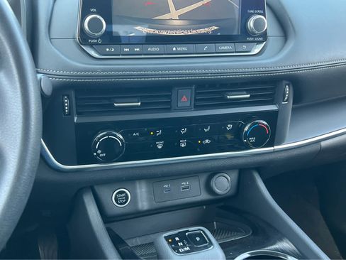 Used 2021 Nissan Rogue S image 35