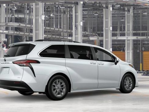 New 2026 Toyota Sienna XLE FWD image 12
