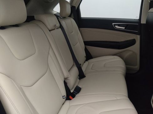 Used 2016 Ford Edge Titanium w/ Technology Package FWD image 18
