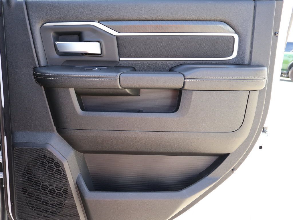 Used 2025 RAM 3500 Big Horn AWD/4WD image 11