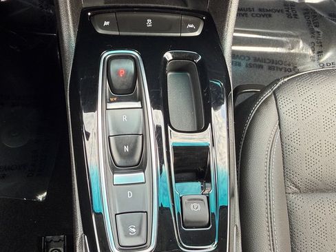 Used 2023 Chevrolet Bolt LT w/ Infotainment Package FWD image 18