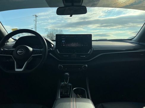 Used 2024 Nissan Altima 2.5 SR w/ SR Premium Package image 18