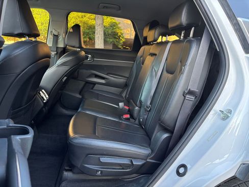 Used 2024 Kia Sorento S AWD/4WD image 21