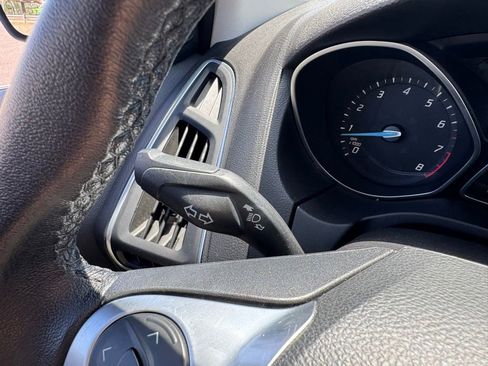Used 2014 Ford Focus Titanium FWD image 26