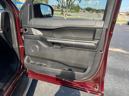 Used 2020 Ford Expedition XLT w/ Equipment Group 202A RWD image 18