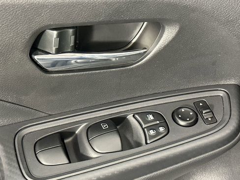 Used 2025 Nissan Versa SV w/ Trunk Package image 17