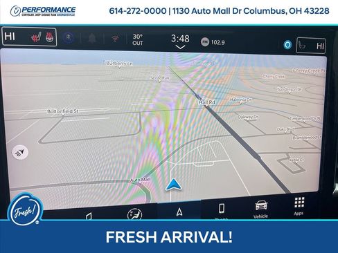 Used 2024 Chrysler Pacifica Premium image 21