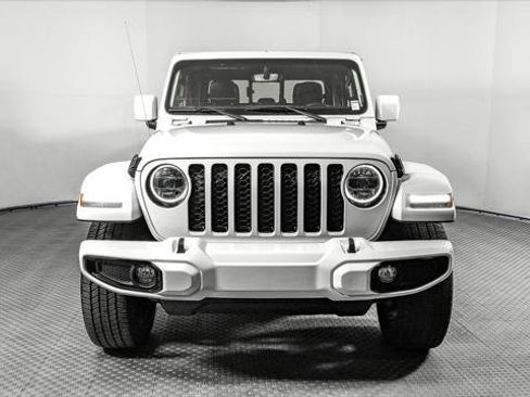 Used 2023 Jeep Gladiator Overland image 12