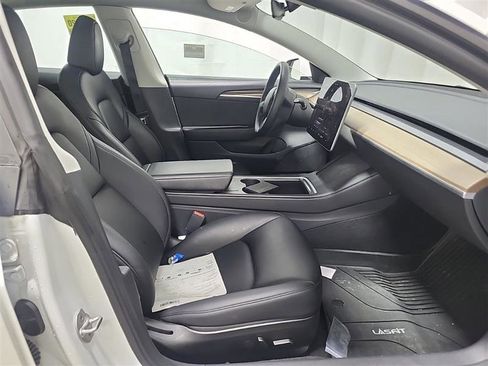 Used 2023 Tesla Model 3 Standard Range image 6