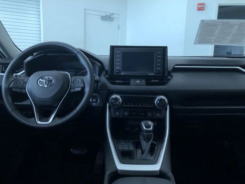 Certified 2022 Toyota RAV4 XLE Premium image 9