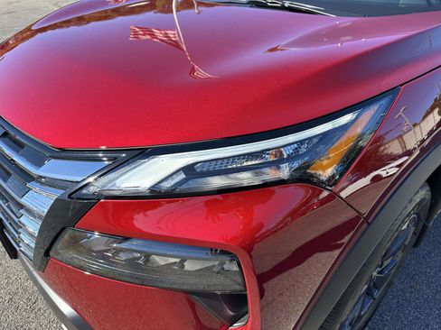 Used 2026 Nissan Rogue SV image 8