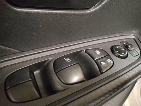 Used 2024 Nissan Versa S w/ Trunk Package FWD image 27