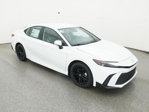 New 2026 Toyota Camry SE image 13