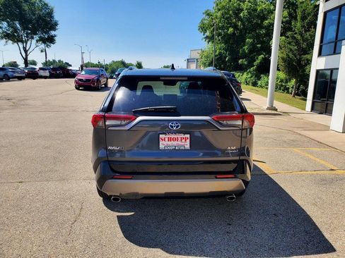 Used 2019 Toyota RAV4 XSE AWD/4WD image 6